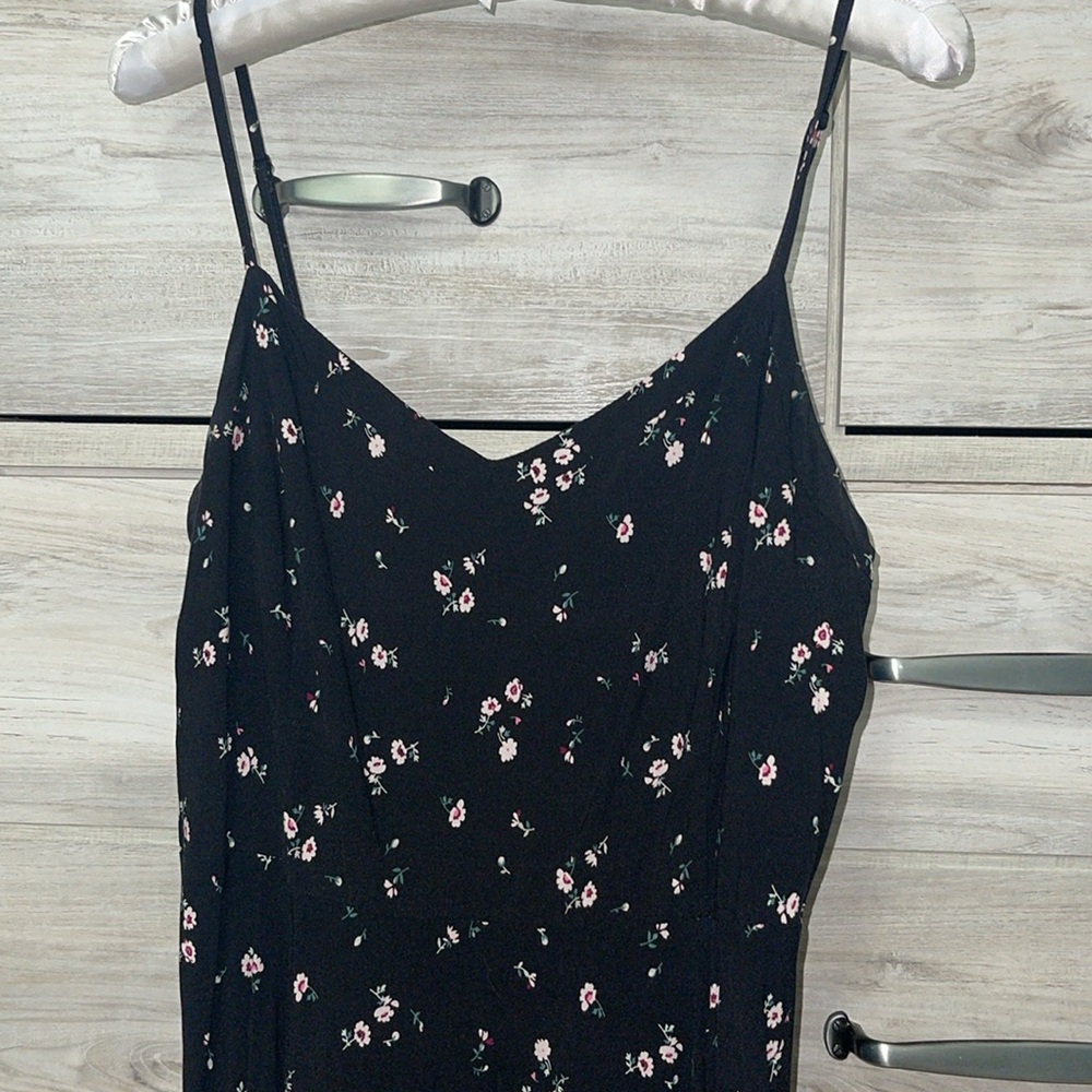 Old Navy Black Floral Spaghetti Strap Flowy Dress - Picture 4 of 9